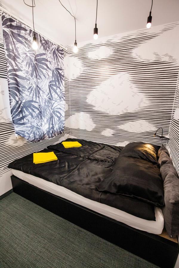 Hart Hostel & Art Gallery ヴロツワフ 部屋 写真